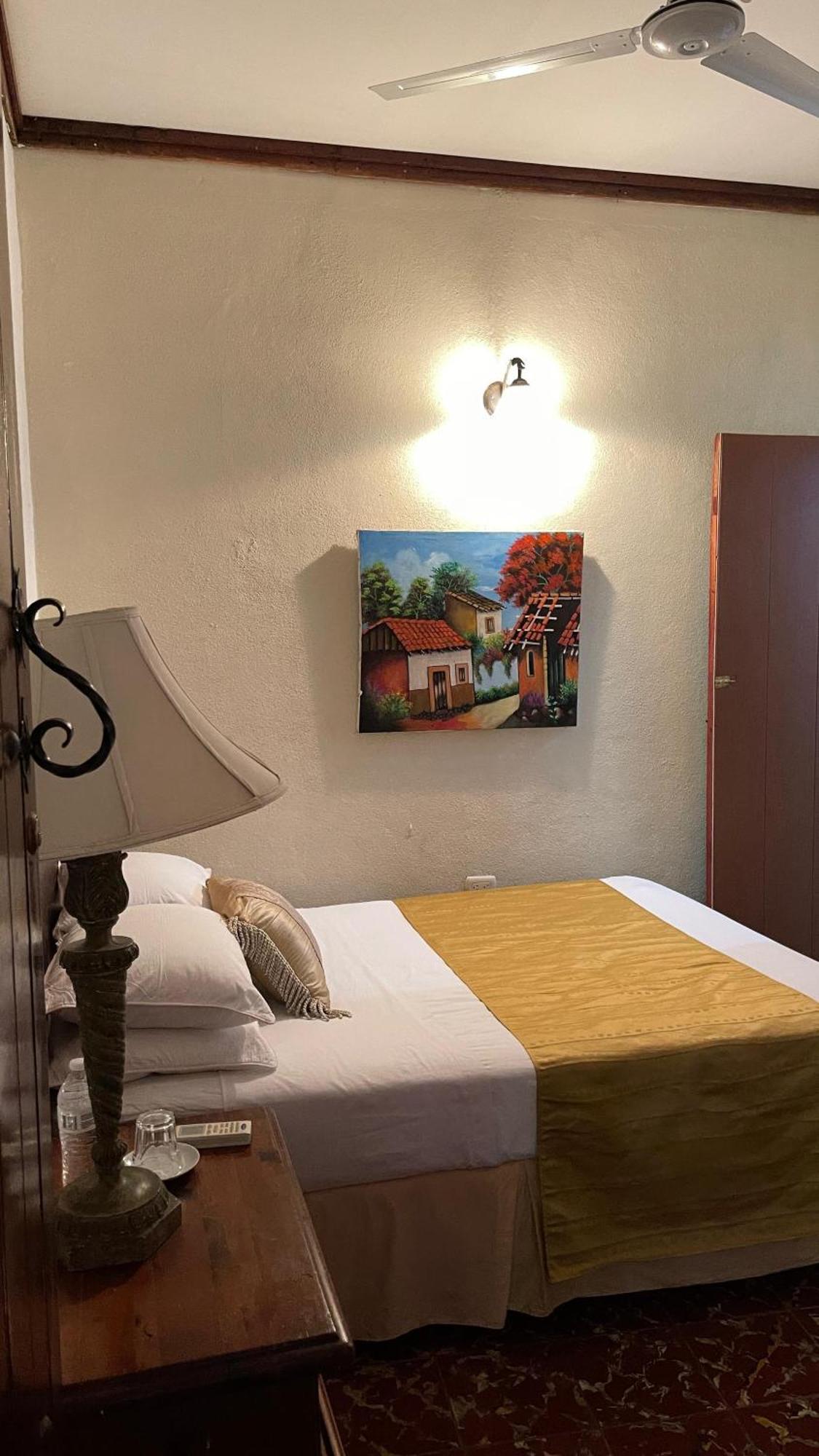 Hostal Fuente Castalia, B Y B León Eksteriør billede